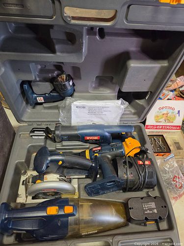 Ryobi tool kit (1 of 7)