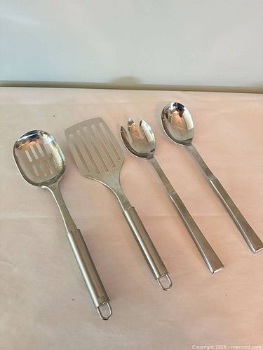 Stainless Steel Serving Utensils A (1 of 4)