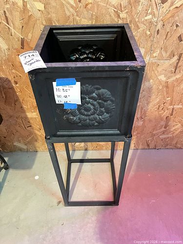 Lot #714 (1 of 6)