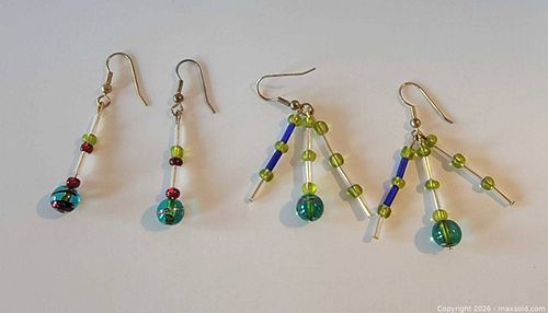 (2) Pair of Vintage Handmade Glass Bead Earrings  (1 of 6)