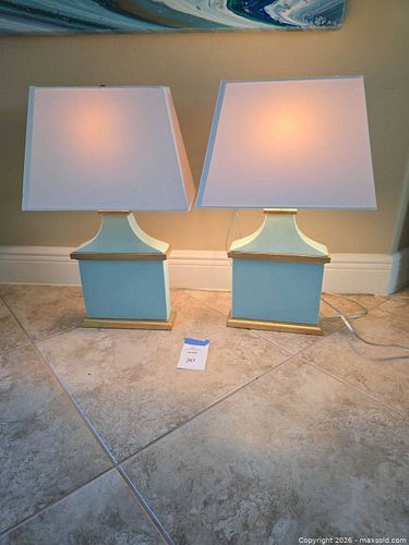 Lot #30 (1 of 10)