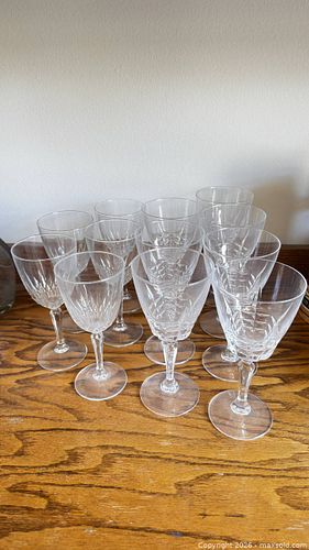 12 Clear Cut Glass Wine Glasses (1 of 5)