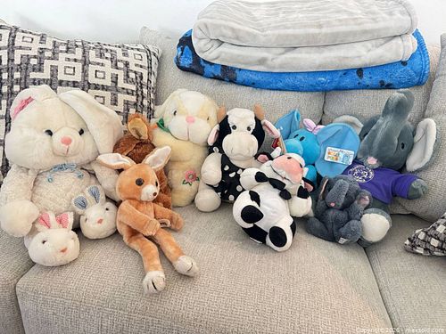 6–10 Plush Stuffed Animals Assorted Sizes & Colors (1 of 4)