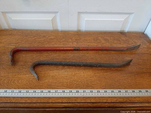 Crowbars or wrecking bars (1 of 4)