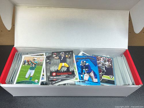 Topps Football Trading Cards — 500+ Standard Cards (1 of 11)