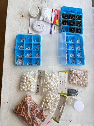 Mixed Jewelry Beads, Elastic Cord and Storage Boxes (1 of 5)