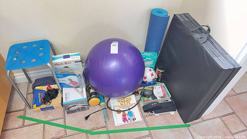 Exercise Equipment Set: Ball, Yoga Mat, Bands, Stool, Accessories (1 of 14)