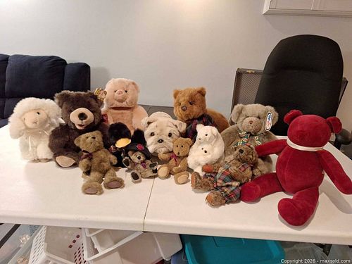 Collectible Teddy Bears A (1 of 17)