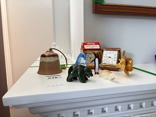 Decorative Figurines & Westclox Travel Alarm Clock B (1 of 16)
