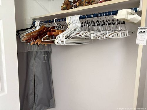 Hangers, Garment Bags B (1 of 6)