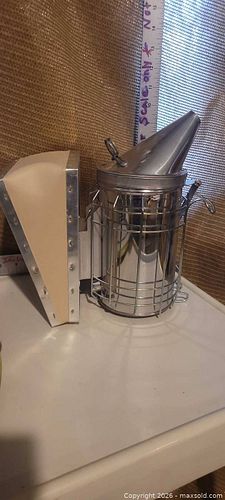 New Bee Smoker / Apiary Smoker (1 of 4)