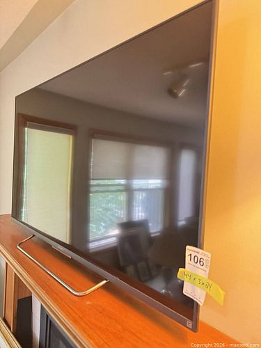 Sony LED/LCD Television with Stand and Remote (1 of 7)