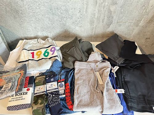 Clothing Lot Mostly New  (1 of 6)