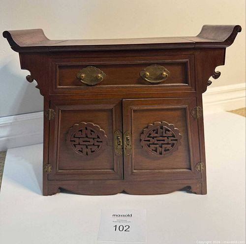 Lot #102 (1 of 13)