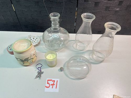 Lot #571 (1 of 7)