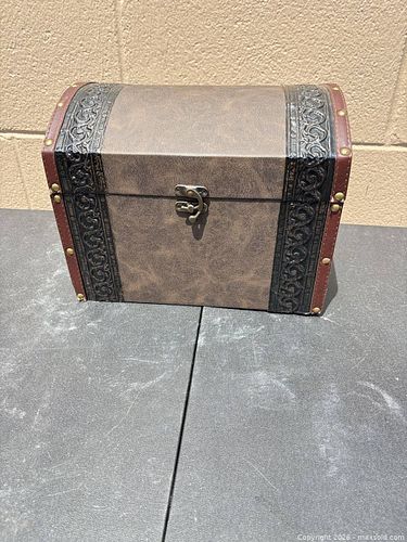 Lot #19 (1 of 4)