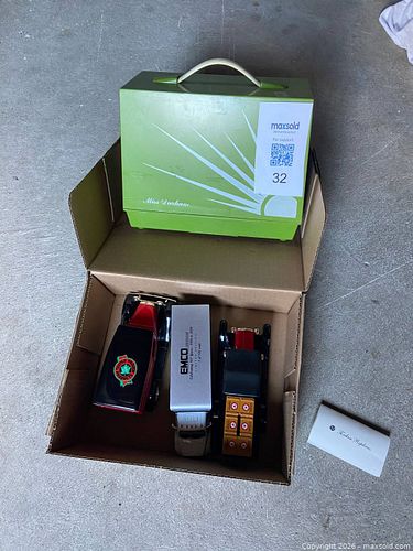 Lot #32 (1 of 4)