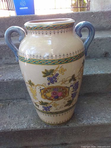 Ceramic 2 Handled Urn Vase Grape/Fruit Design (1 of 7)