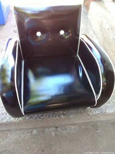 Kids Black Vinyl Chair (1 of 6)