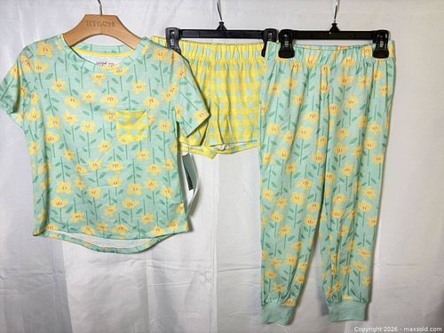 Lot #1328 (1 of 4)