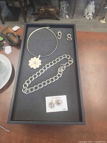 Lot #16 (1 of 5)