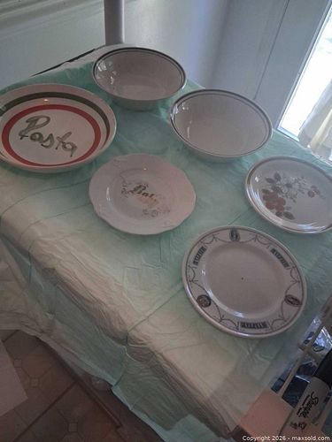 14 pieces of mixed plates (1 of 3)