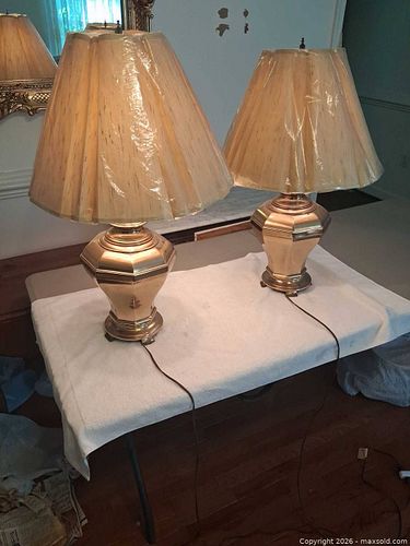 Pair of metal base lamps (1 of 4)