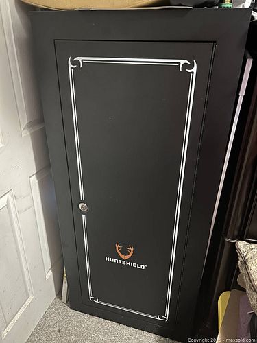 Lot #28 (1 of 3)