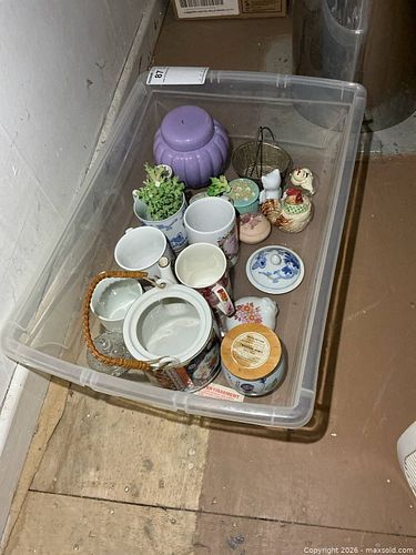 Collectibles, Mugs And More… A (1 of 9)