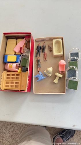 Lot #33 (1 of 5)