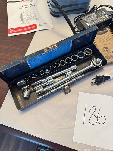 Automotive Tools & Accessories: Motomaster Inflator, Socket Set (1 of 10)
