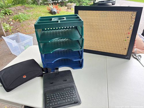 Lot of 4-6 Office Items: Organizers, Cork Board, Keyboard Folio, Bag (1 of 12)