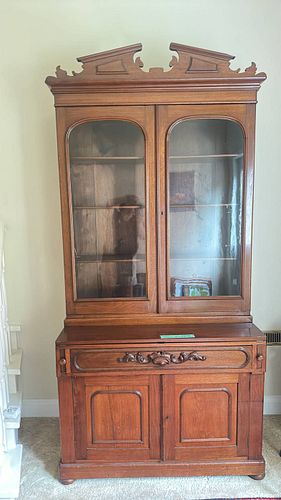 Antique Bookcase Display Cabinet.  C (1 of 19)