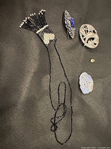 Costume Jewelry.  A  (1 of 7)