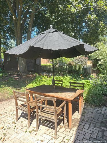 Patio Table and Chairs with Umbrella.    C  (1 of 15)