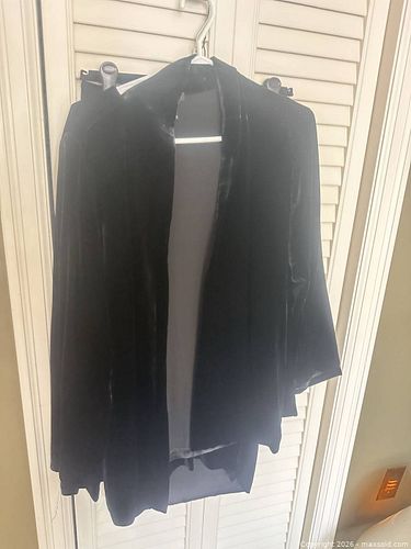Velour Ladies Clothes.   A  (1 of 7)