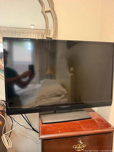 Lot #120 (1 of 8)