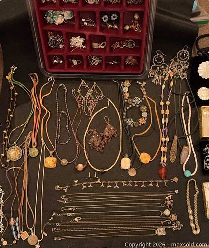 Women's Costume Jewelry Earrings Necklaces More (1 of 20)