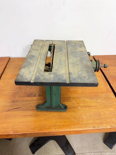 Cast Iron Table Saw Top / Attachment, Bench Mount, Green (1 of 3)