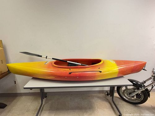 Old Town Sit-in Kayak 8–10 ft Rotomolded Polyethylene (1 of 5)