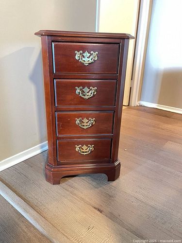 Lot #373 (1 of 6)