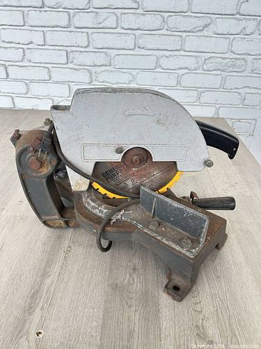 Chop saw (1 of 7)