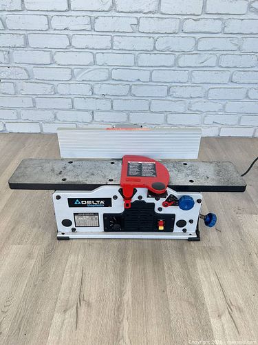 Delta 6” variable speed bench jointer (1 of 9)