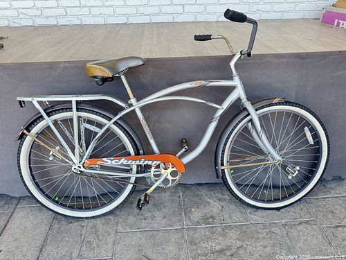 Schwinn Beach cruiser bicycle (1 of 9)