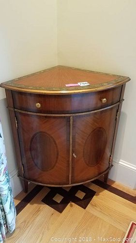 Lot #0786 (1 of 8)