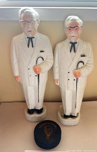 Rare Vintage 1960's/70's KFC 'Colonel Sanders' Plastic Blow-Mold Coin Bank & KFC Hockey Puck (1 of 15)