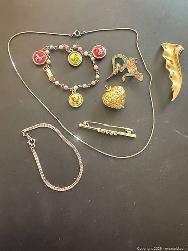 Mixed jewelry lot (1 of 5)