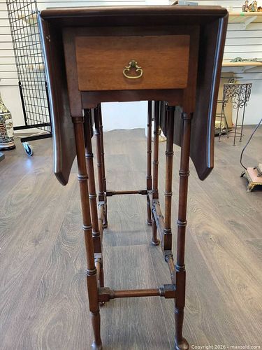 Lot #21 (1 of 8)