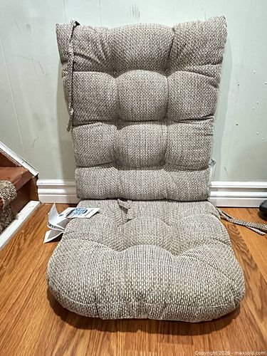 Lot #32 (1 of 3)