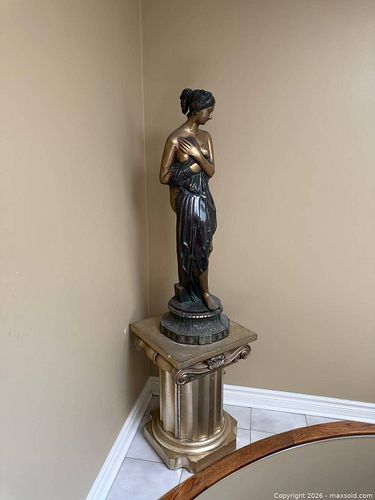 Lot #19 (1 of 8)
